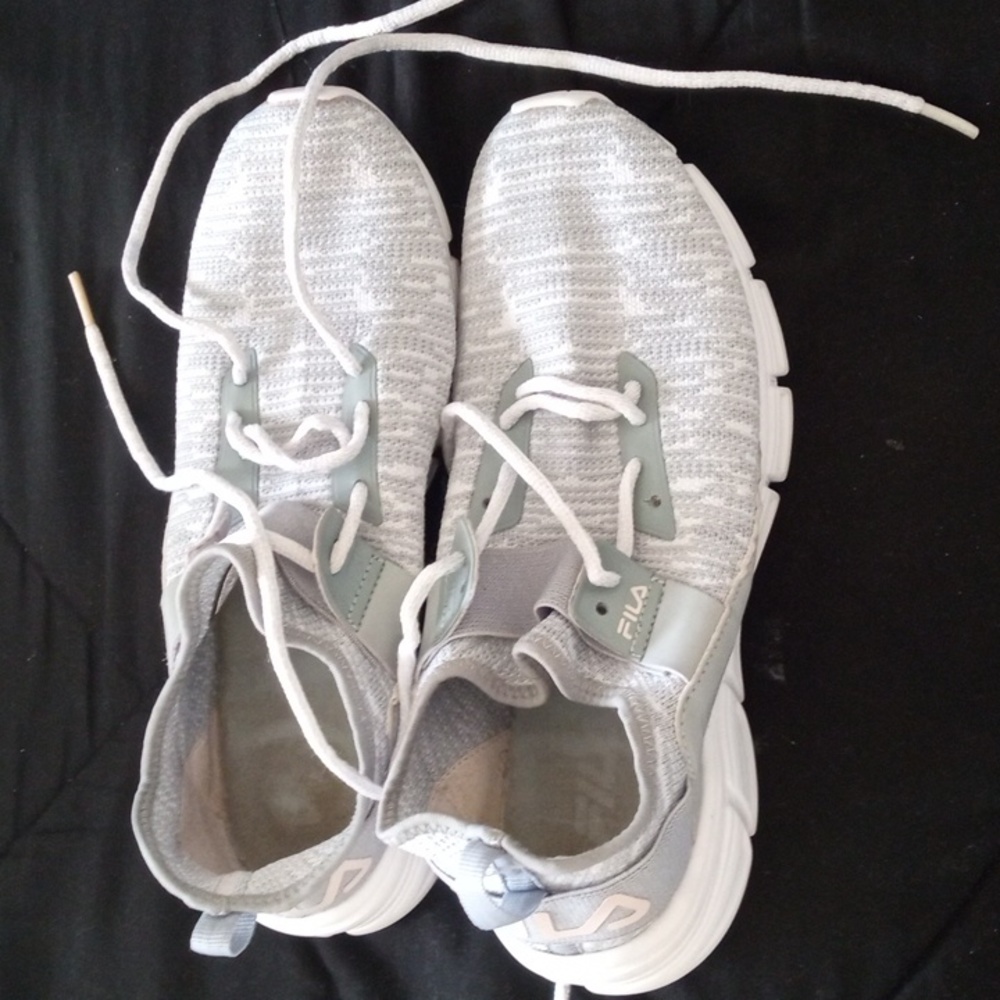 Fila size 9 1/2 shoes